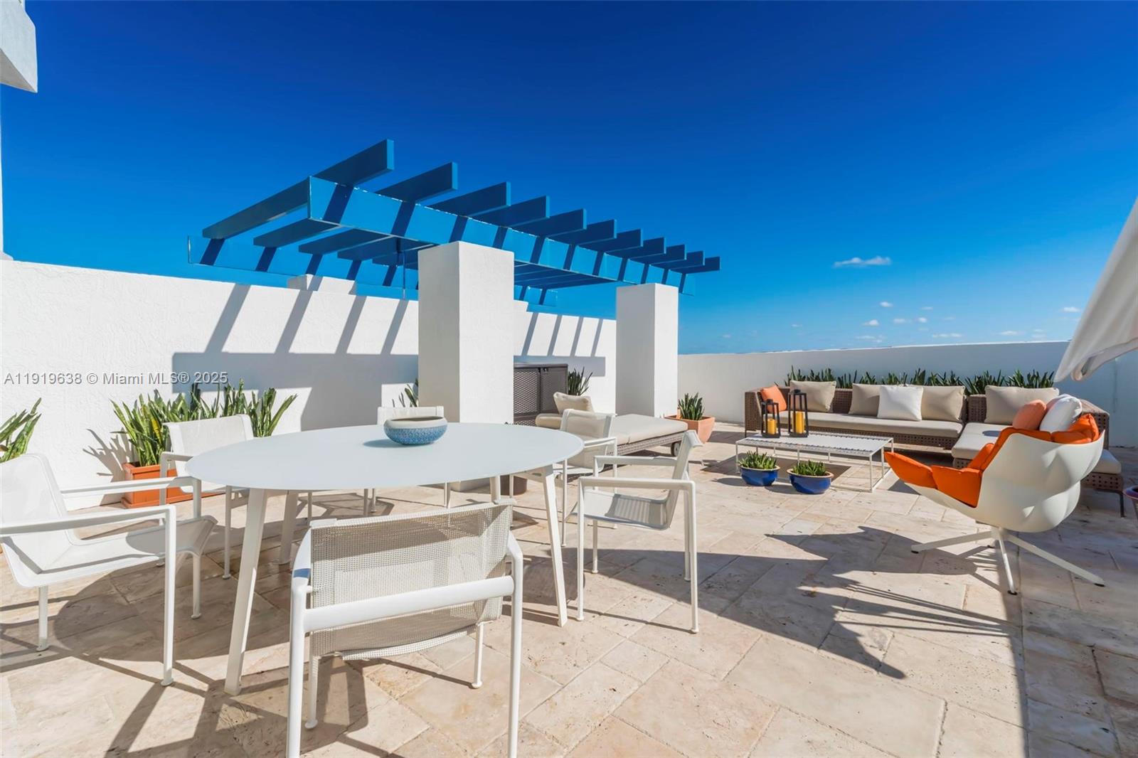 7600 Collins Ave #1012 Miami Beach, FL 33141