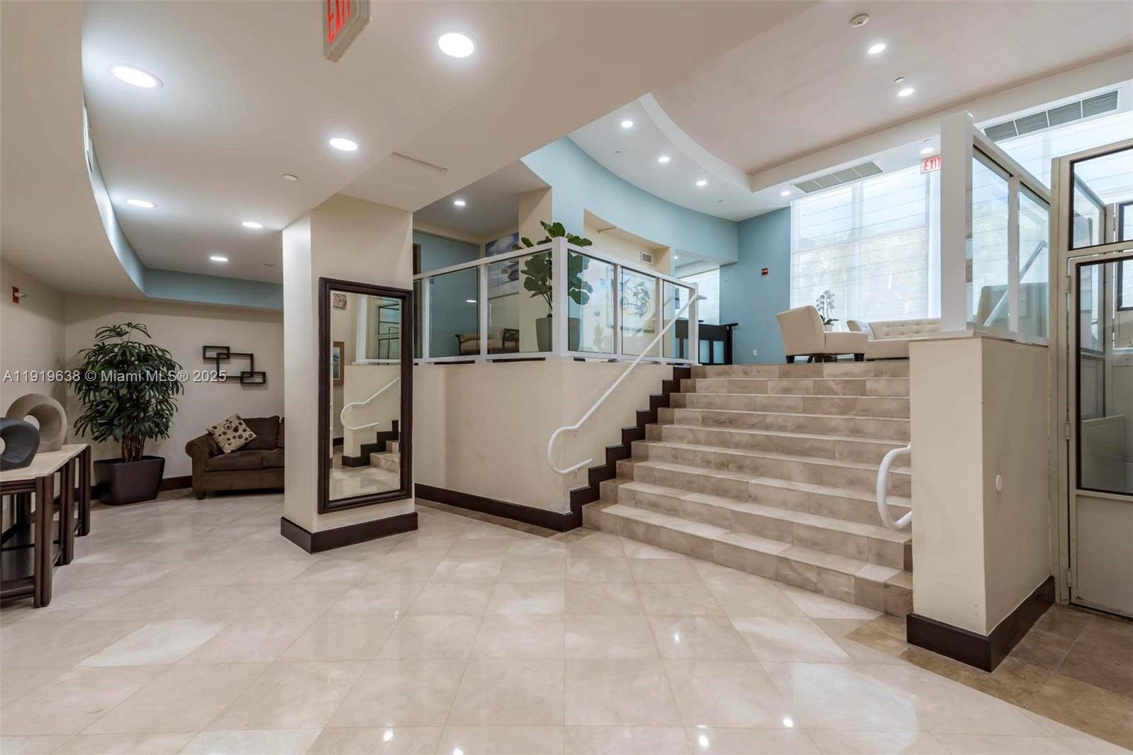 7600 Collins Ave #1012 Miami Beach, FL 33141