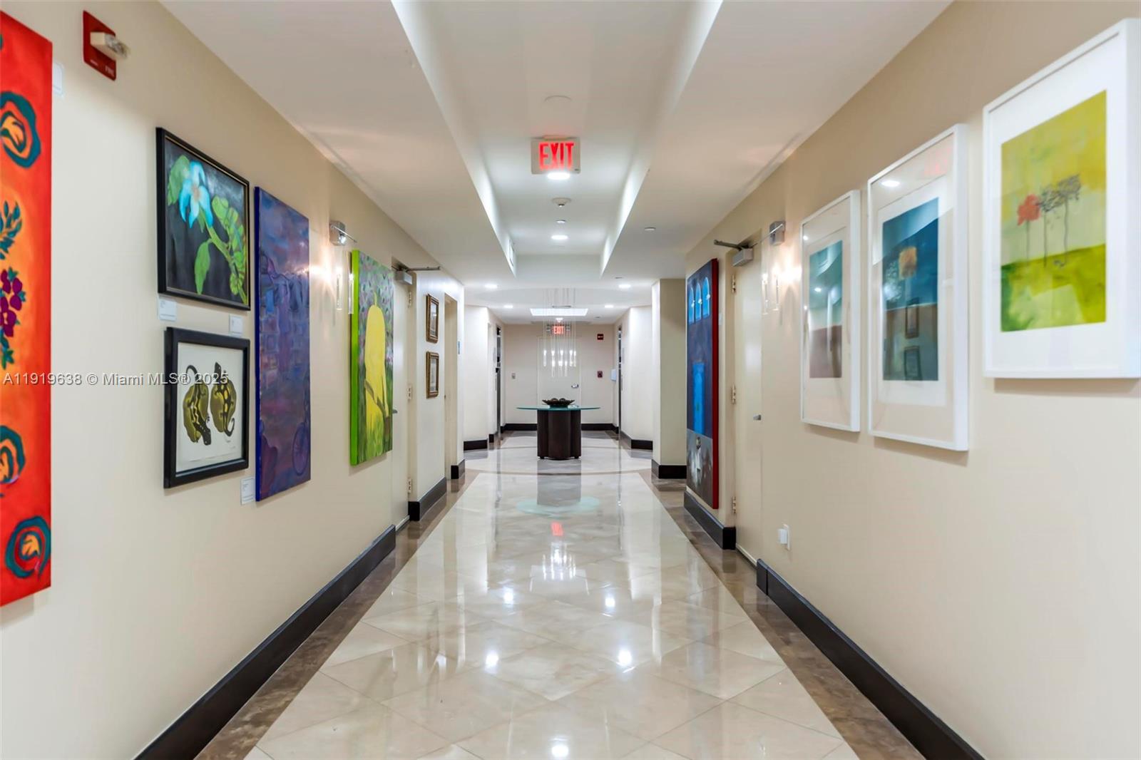 7600 Collins Ave #1012 Miami Beach, FL 33141