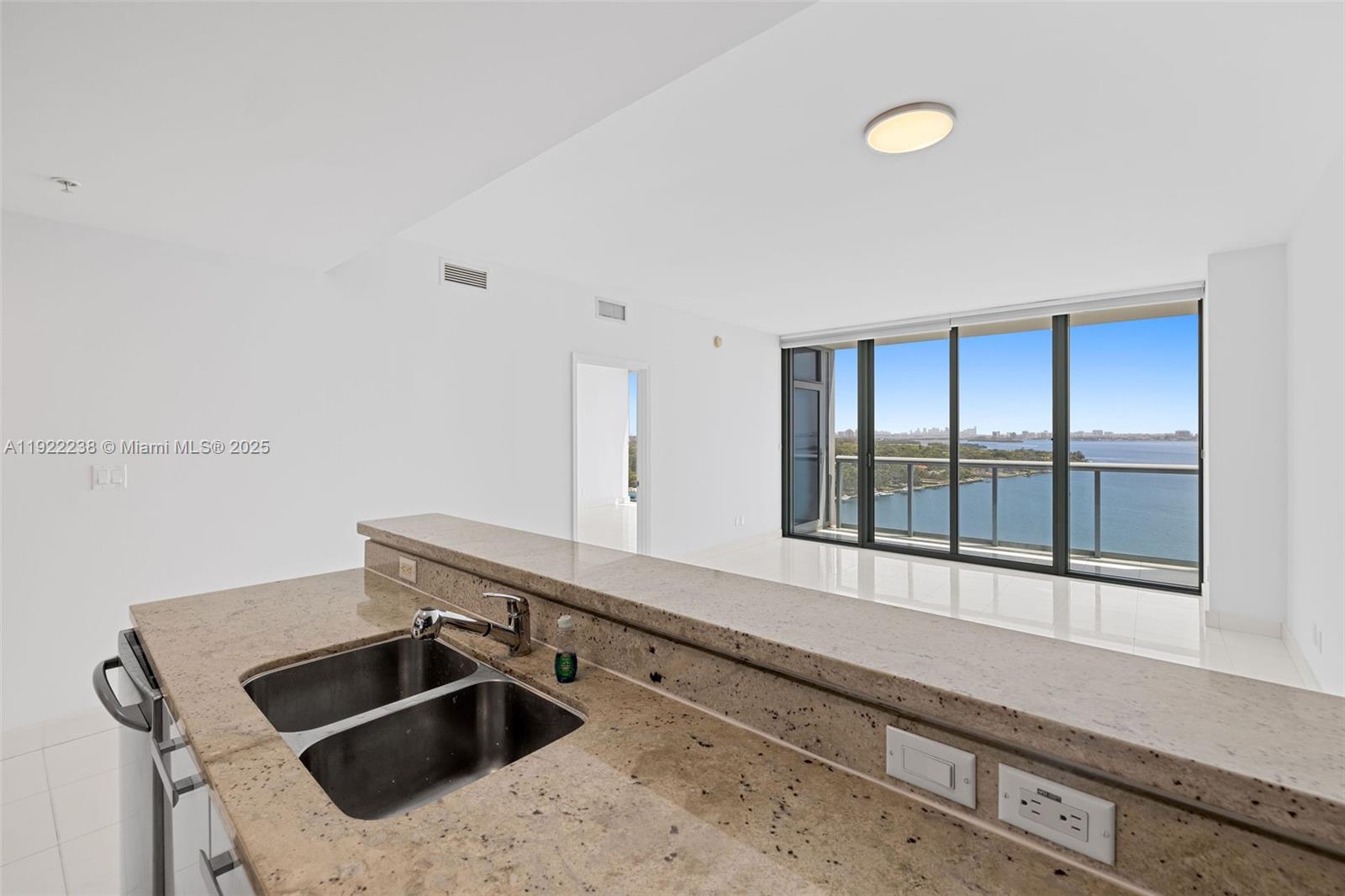 image Blue on the Bay9