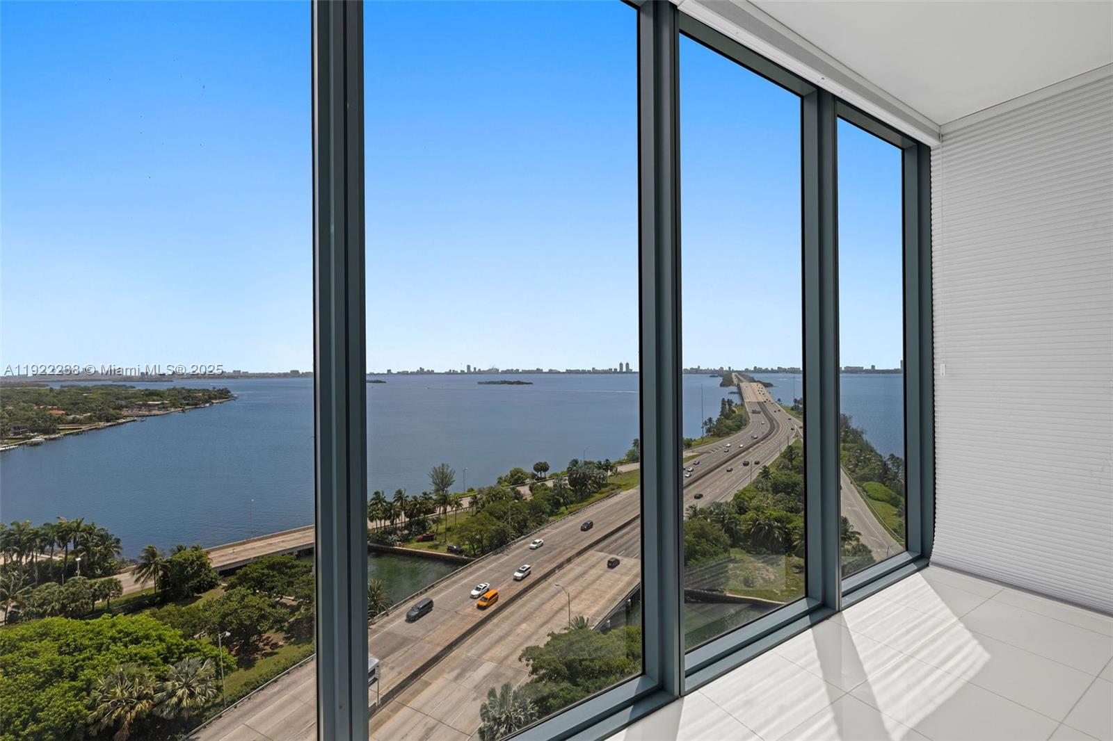 image Blue on the Bay12