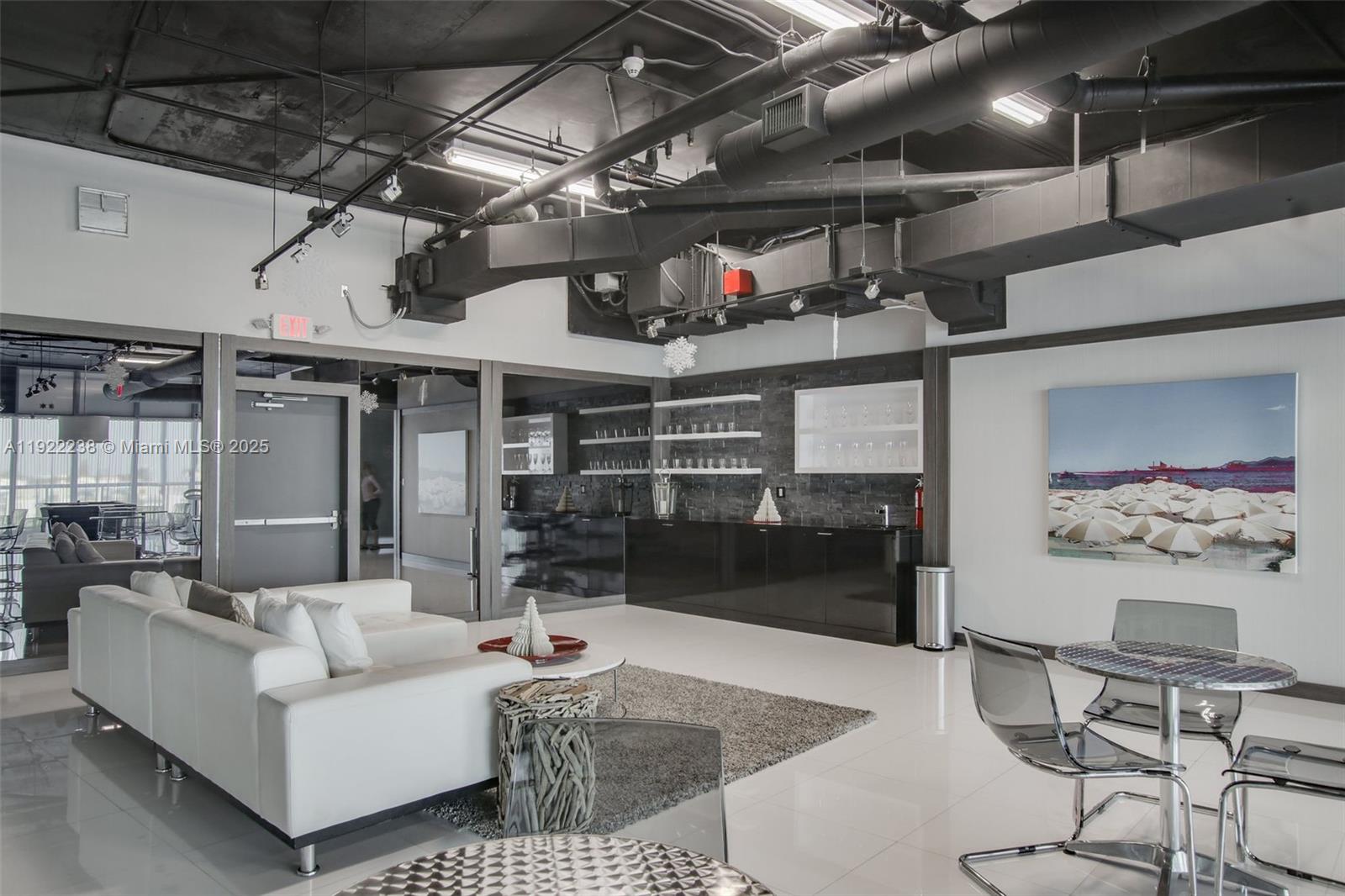 image Blue on the Bay37