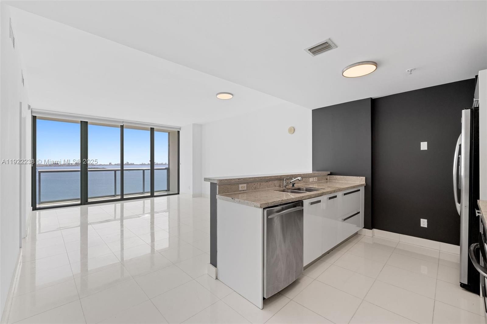 image Blue on the Bay7