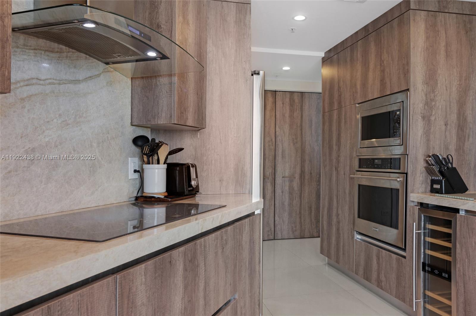 848 Brickell Key Dr #3905 Miami, FL 33131