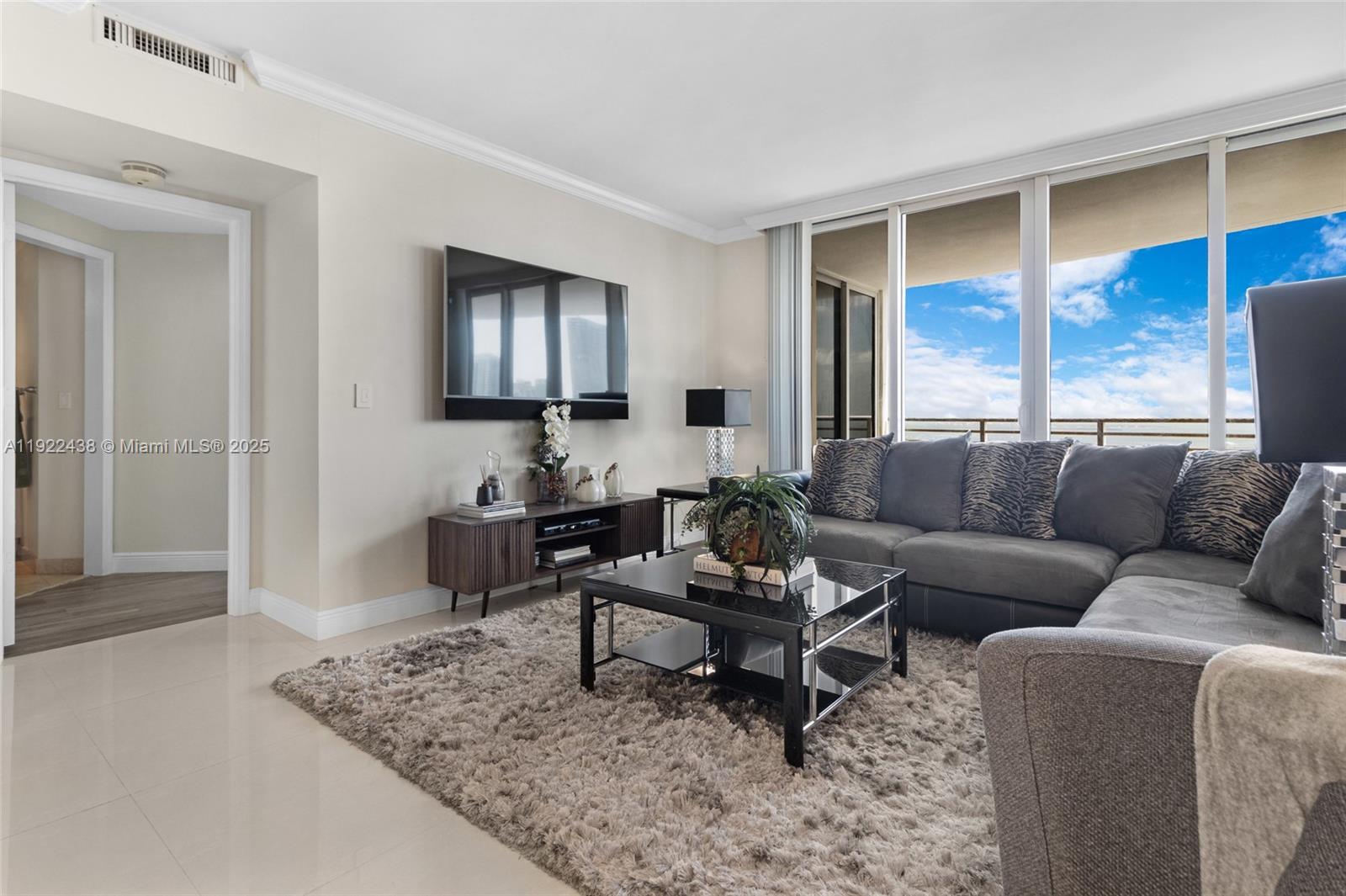 848 Brickell Key Dr #3905 Miami, FL 33131