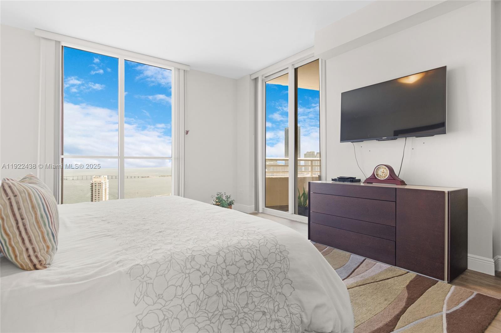 848 Brickell Key Dr #3905 Miami, FL 33131