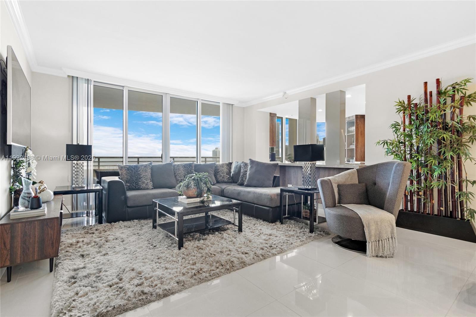 848 Brickell Key Dr #3905 Miami, FL 33131