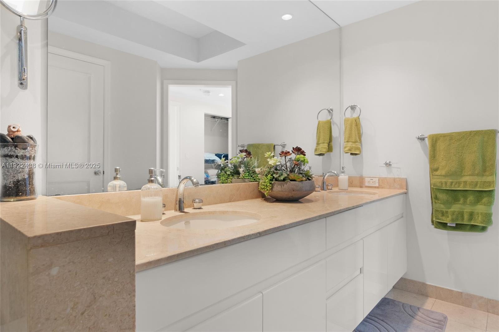 848 Brickell Key Dr #3905 Miami, FL 33131