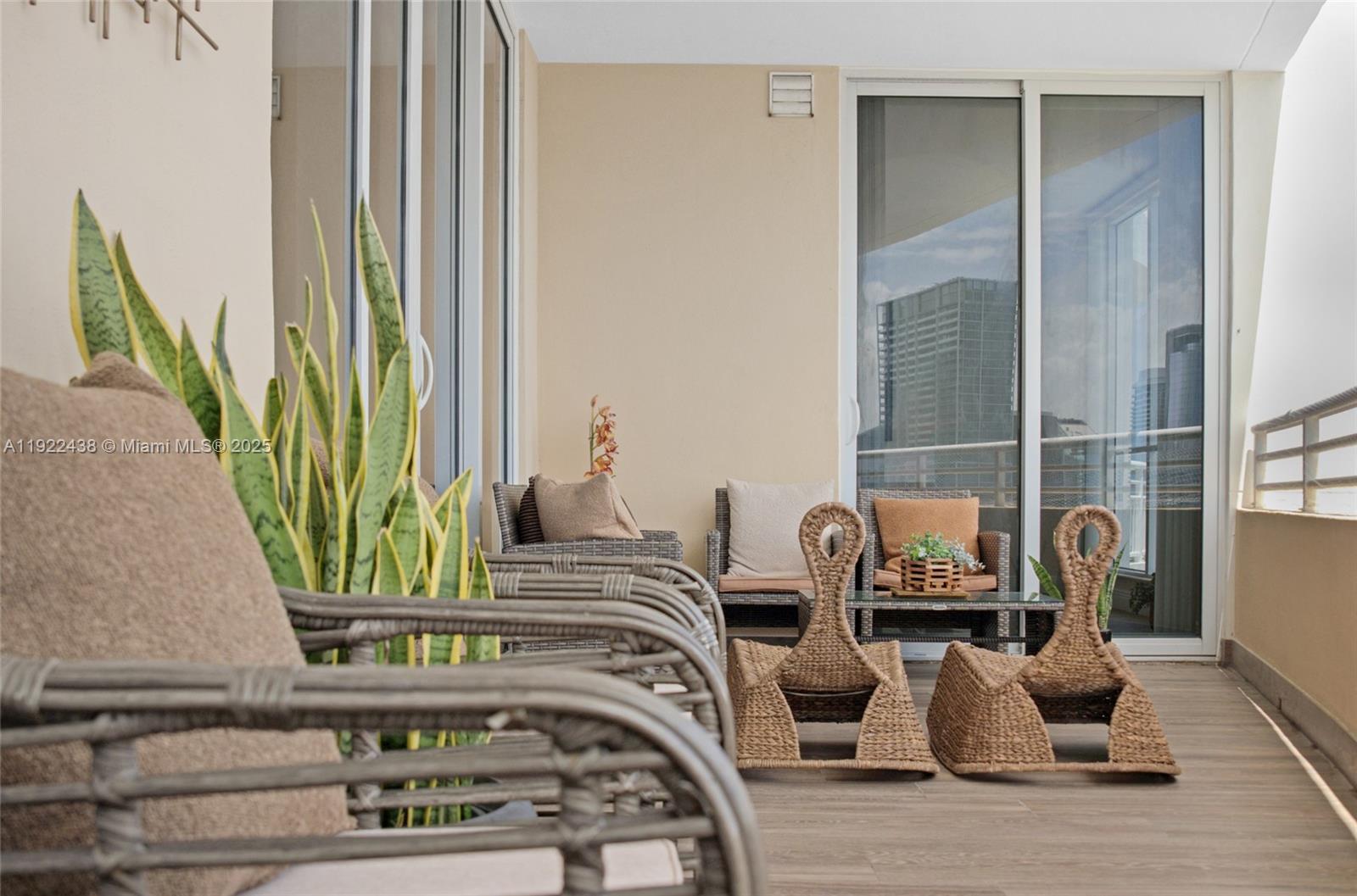 848 Brickell Key Dr #3905 Miami, FL 33131