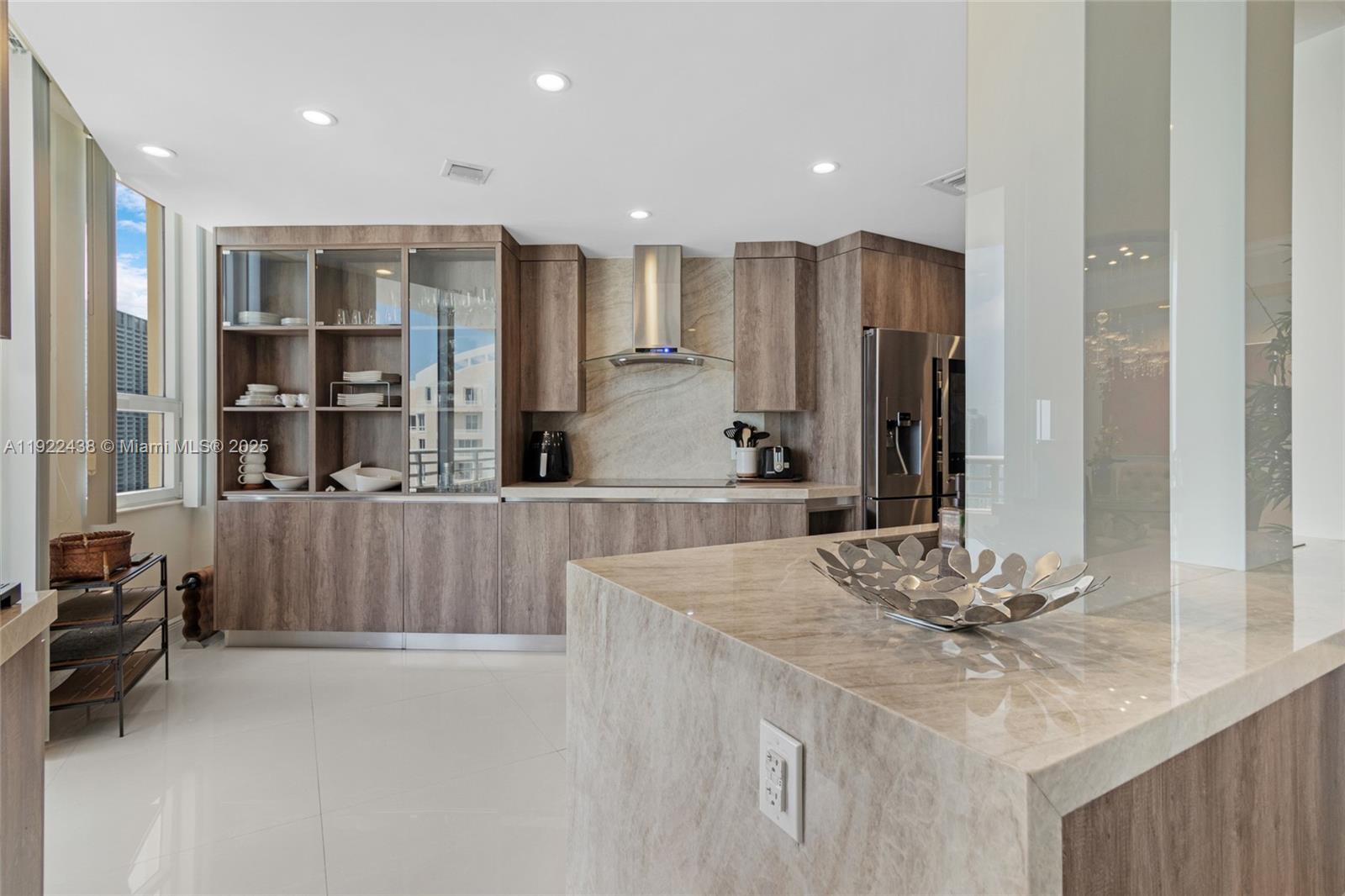 848 Brickell Key Dr #3905 Miami, FL 33131