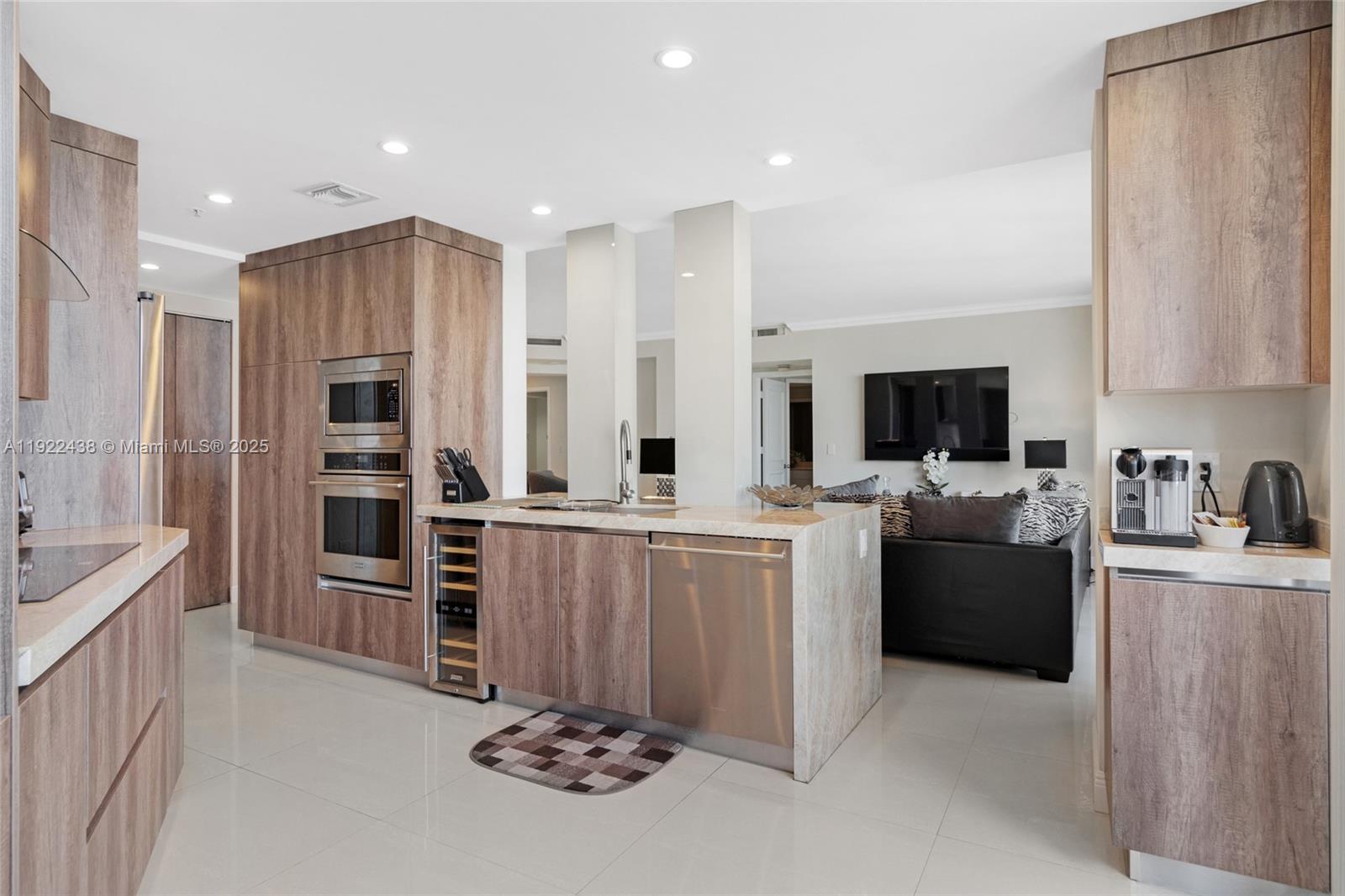 848 Brickell Key Dr #3905 Miami, FL 33131