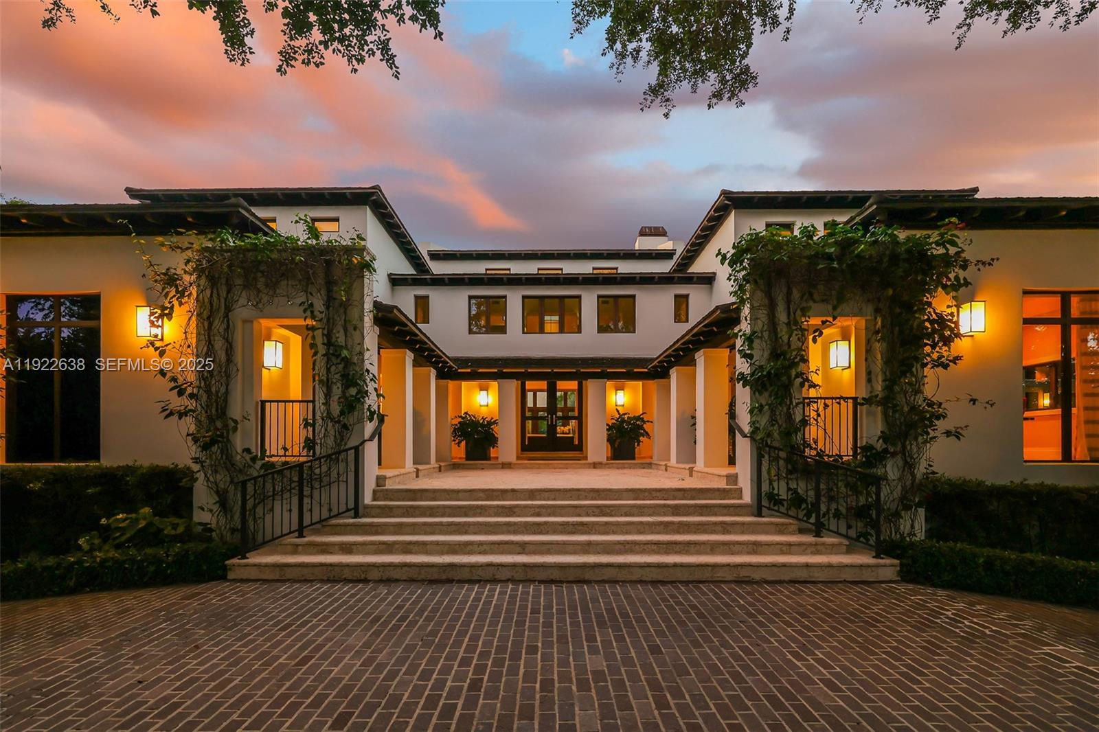 555 Arvida Pkwy Coral Gables, FL 33156