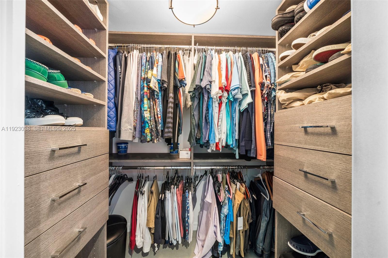 400 S Pointe Dr #2208 Miami Beach, FL 33139