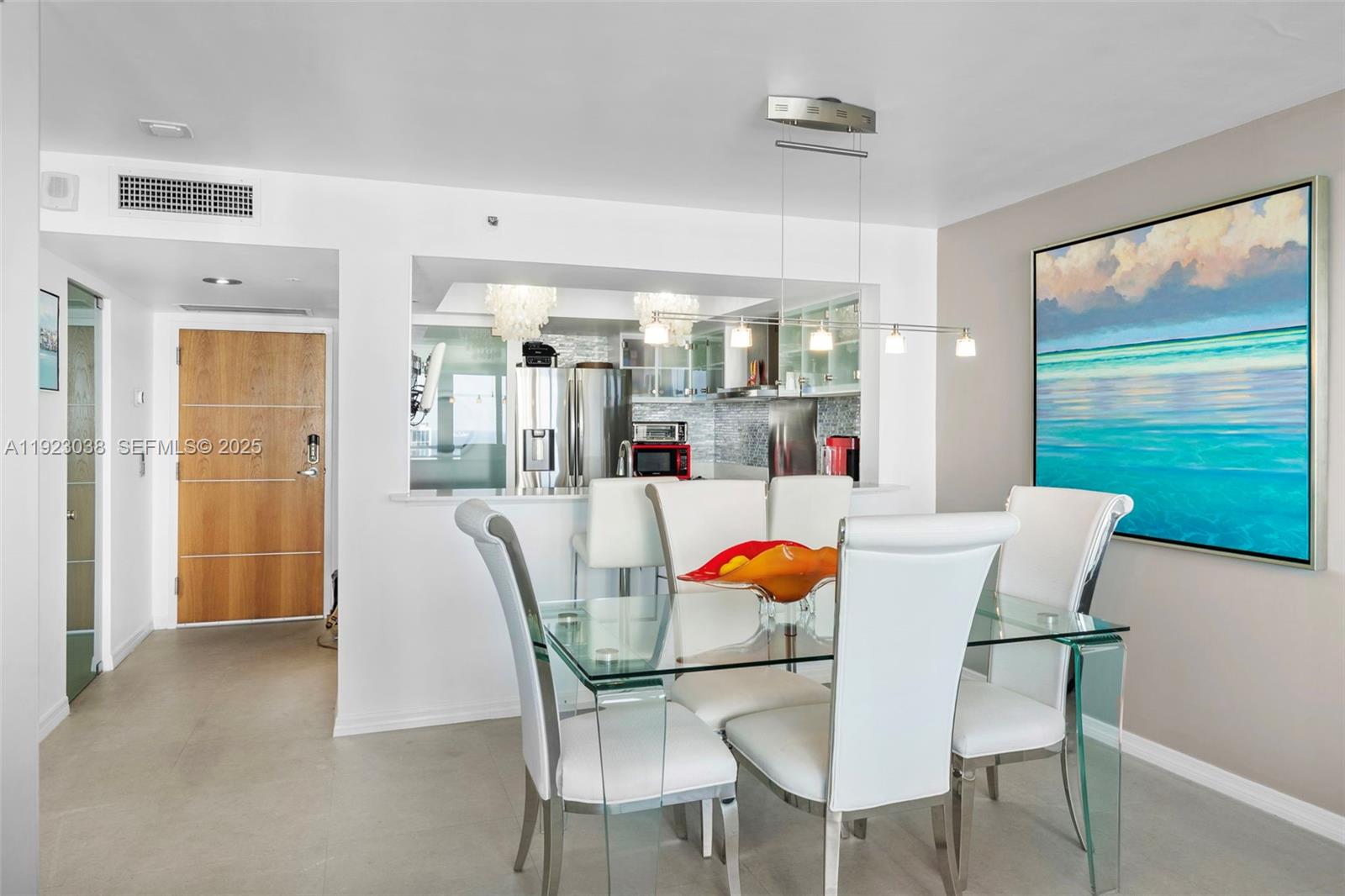 400 S Pointe Dr #2208 Miami Beach, FL 33139