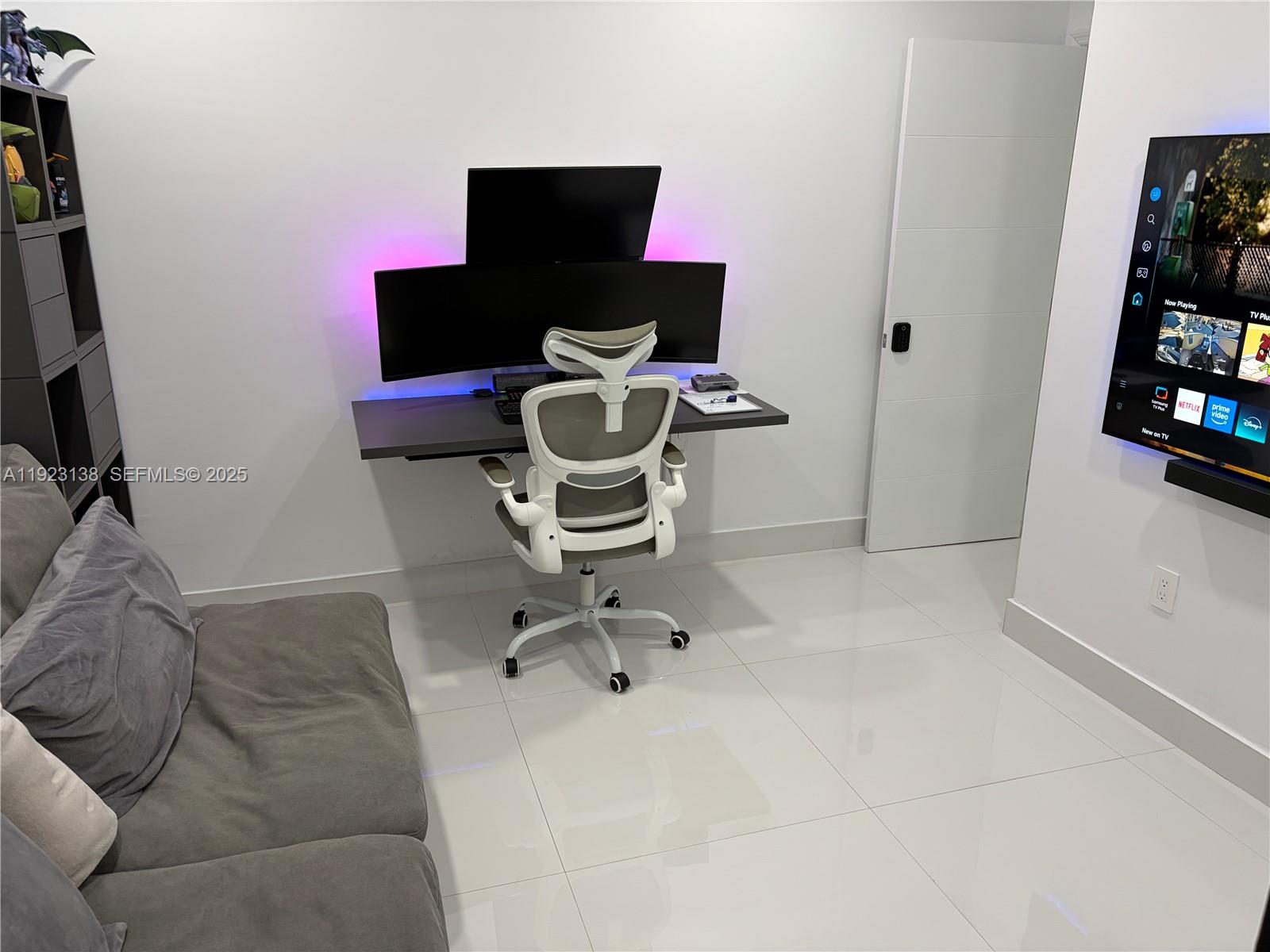 7952 NW 198th St Hialeah, FL 33015