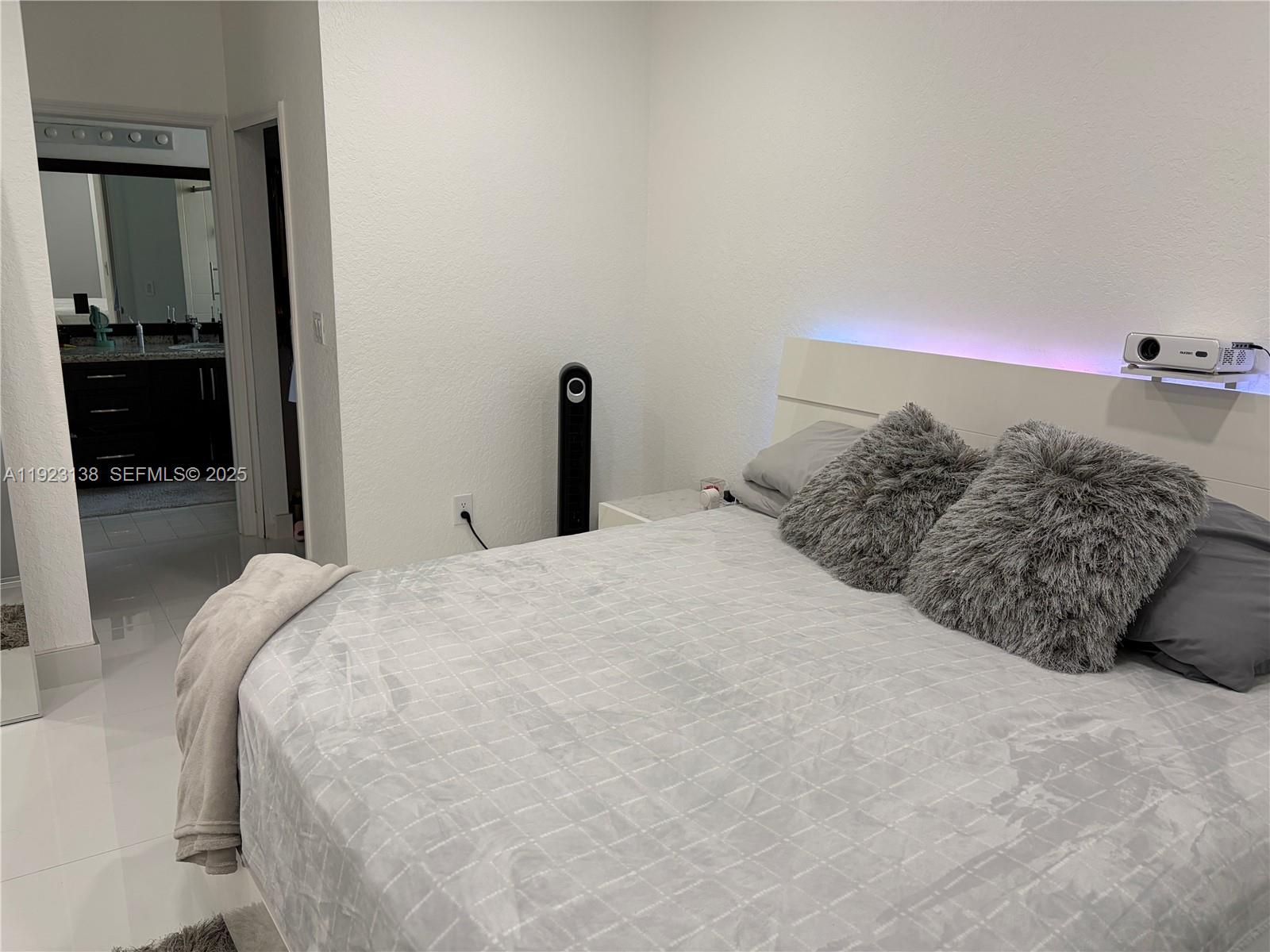 7952 NW 198th St Hialeah, FL 33015