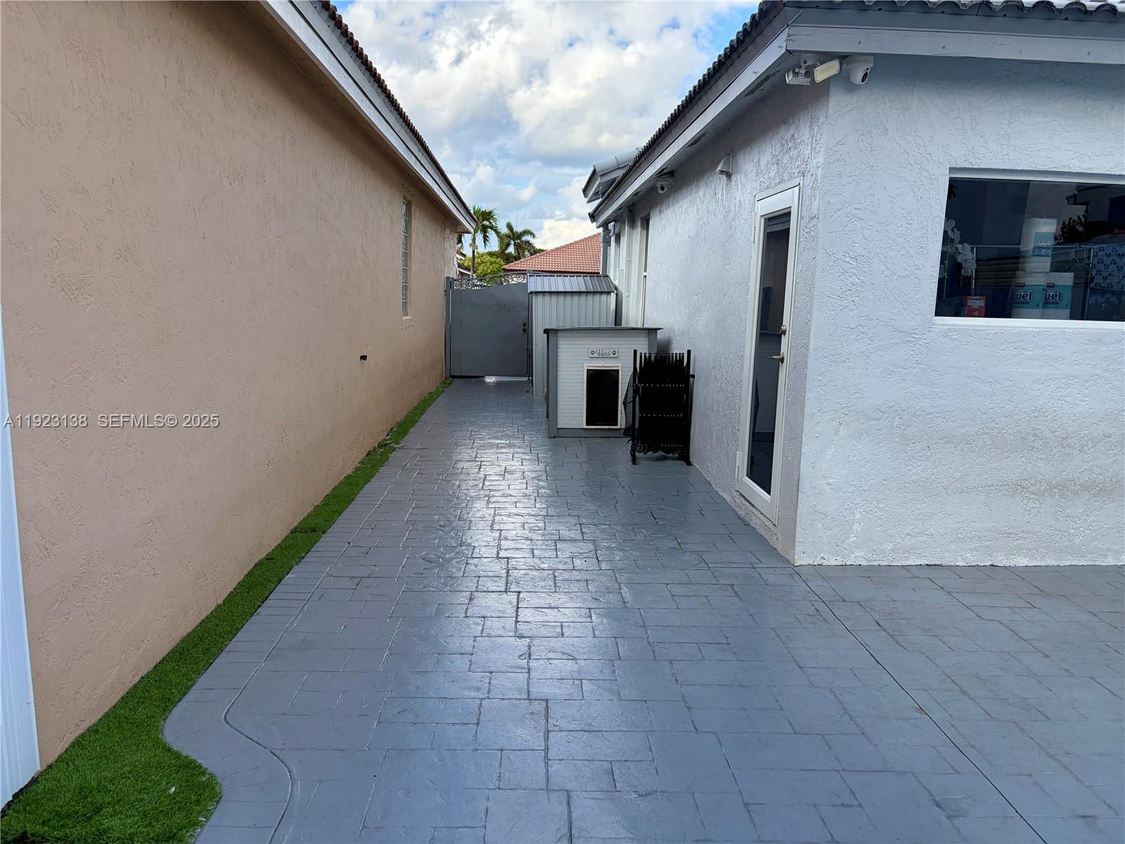 7952 NW 198th St Hialeah, FL 33015