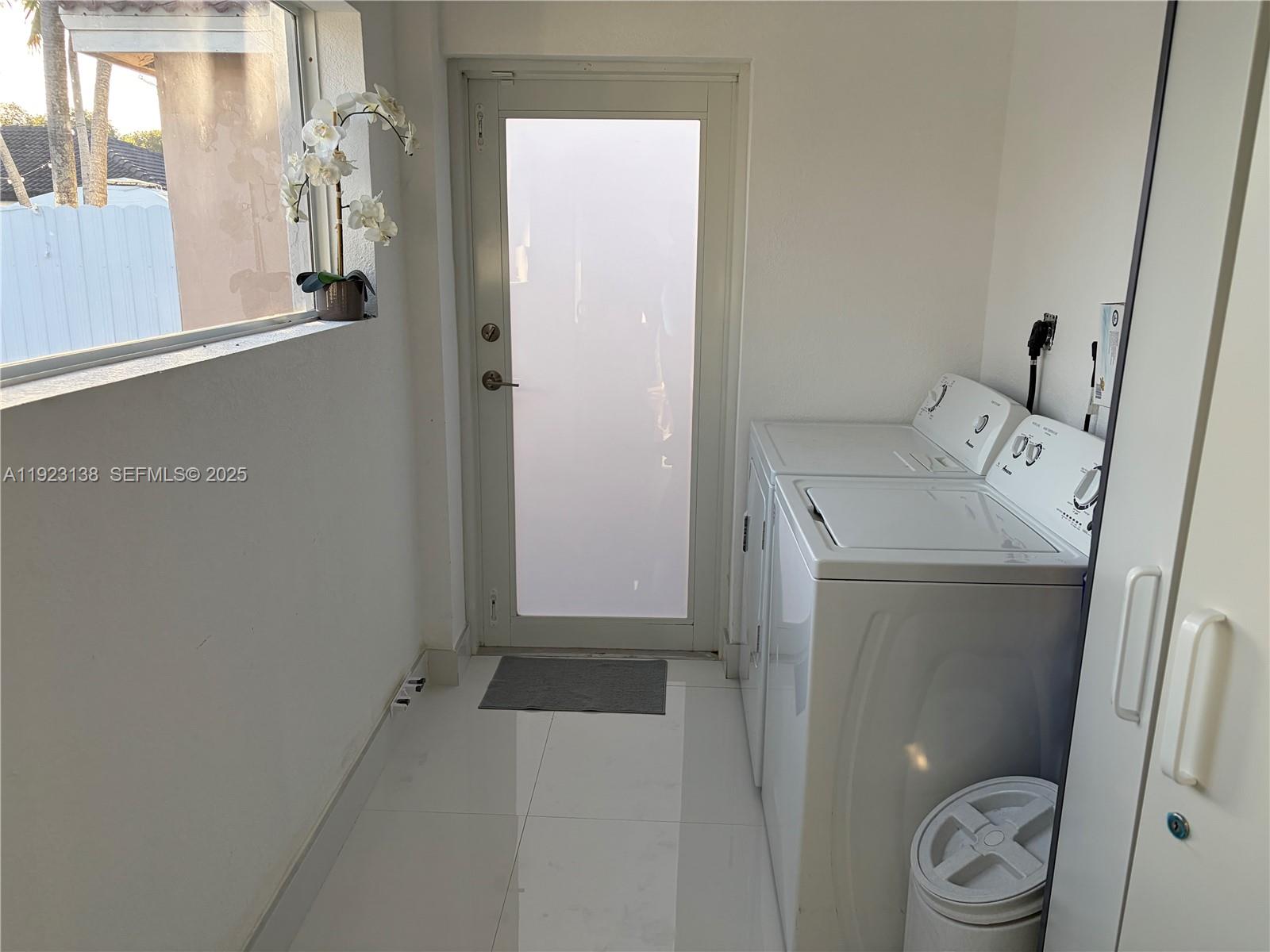 7952 NW 198th St Hialeah, FL 33015