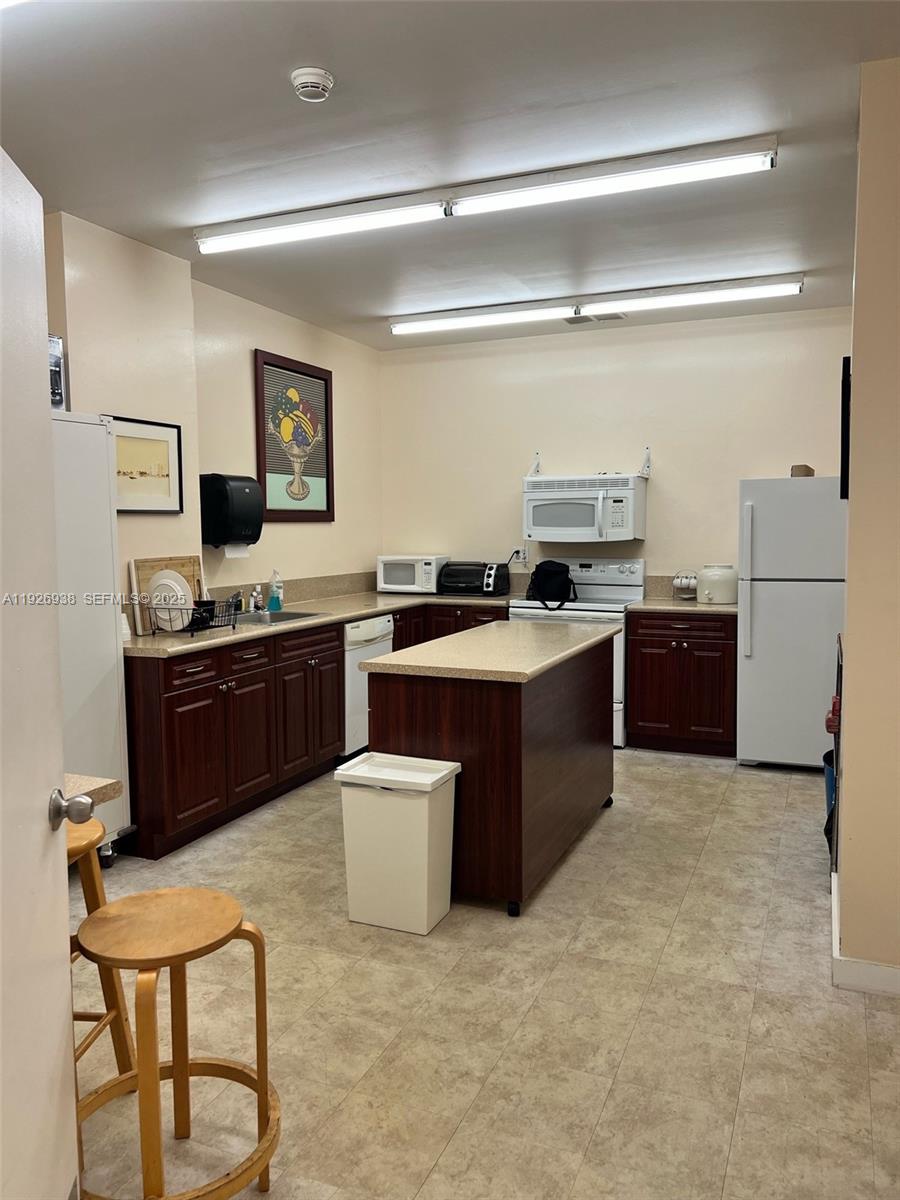 11930 N Bayshore Dr #1406 North Miami, FL 33181