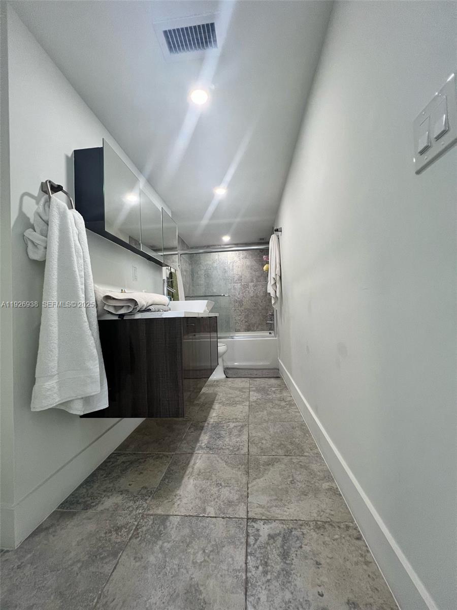 11930 N Bayshore Dr #1406 North Miami, FL 33181