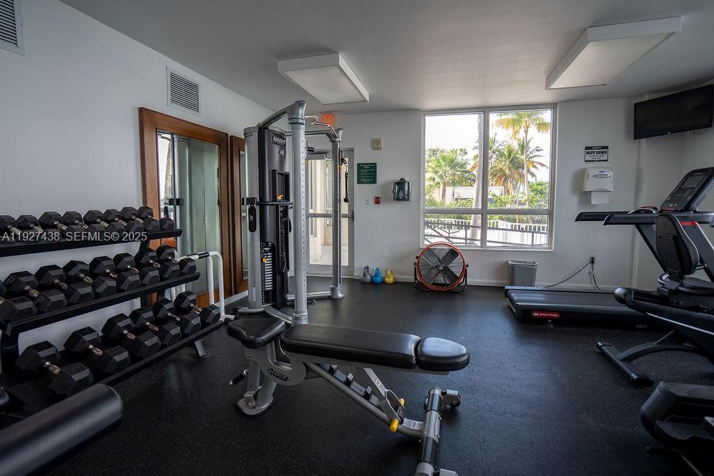 1625 Kennedy Cswy #1004D North Bay Village, FL 33141