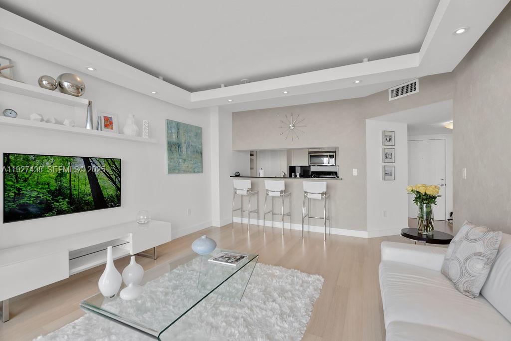 1625 Kennedy Cswy #1004D North Bay Village, FL 33141