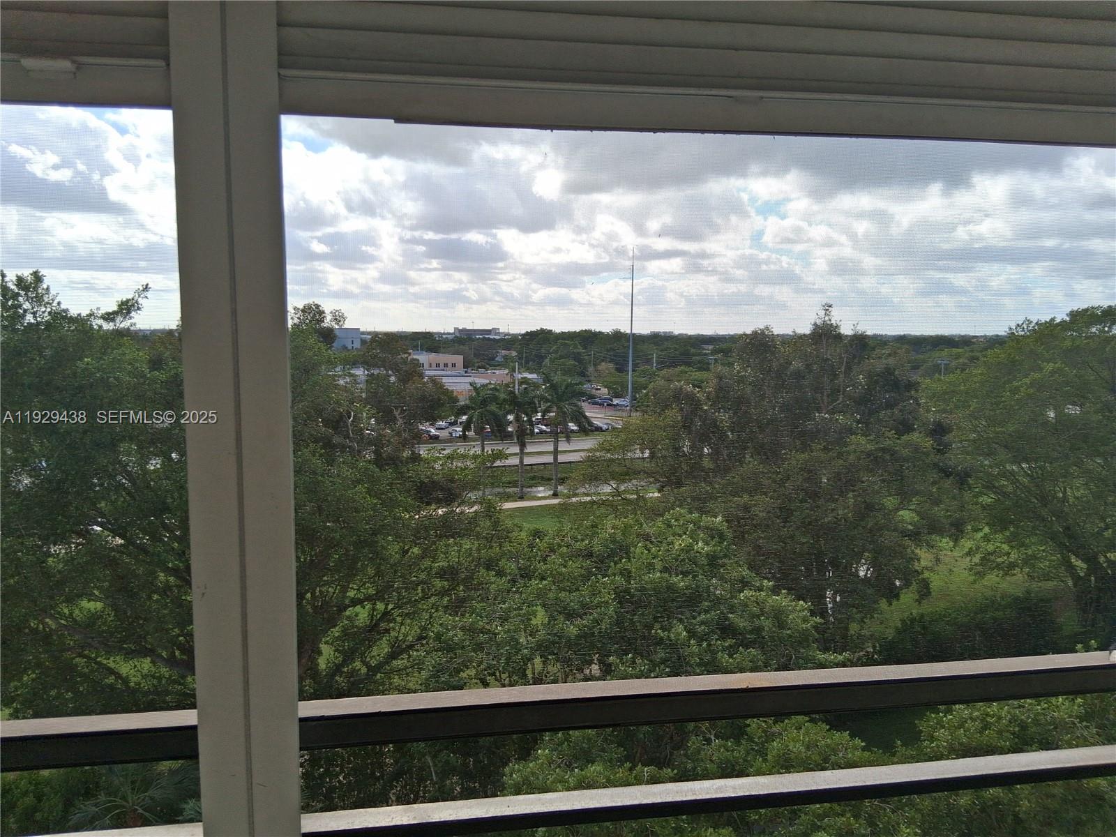 1100 St Charles Pl #719 Pembroke Pines, FL 33026