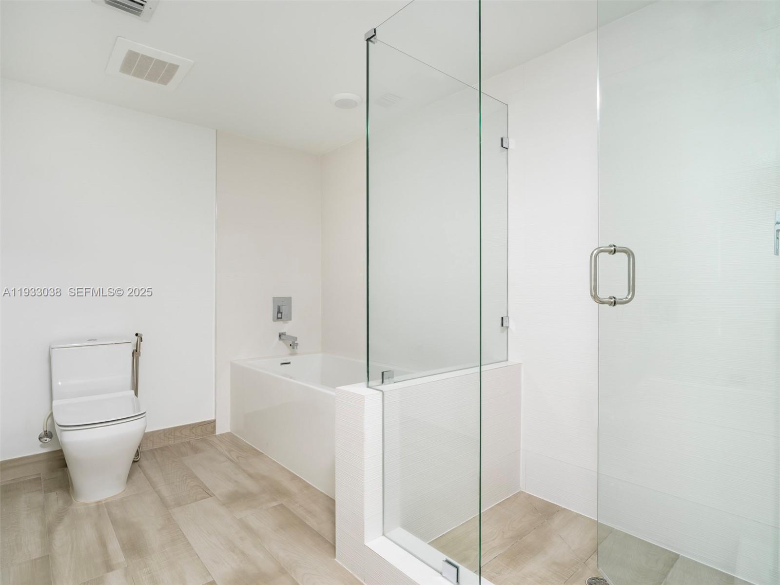 9261 E Bay Hbr Dr #305 Bay Harbor Islands, FL 33154