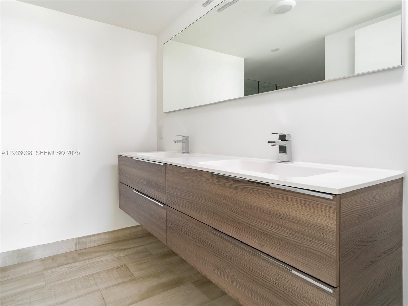 9261 E Bay Hbr Dr #305 Bay Harbor Islands, FL 33154