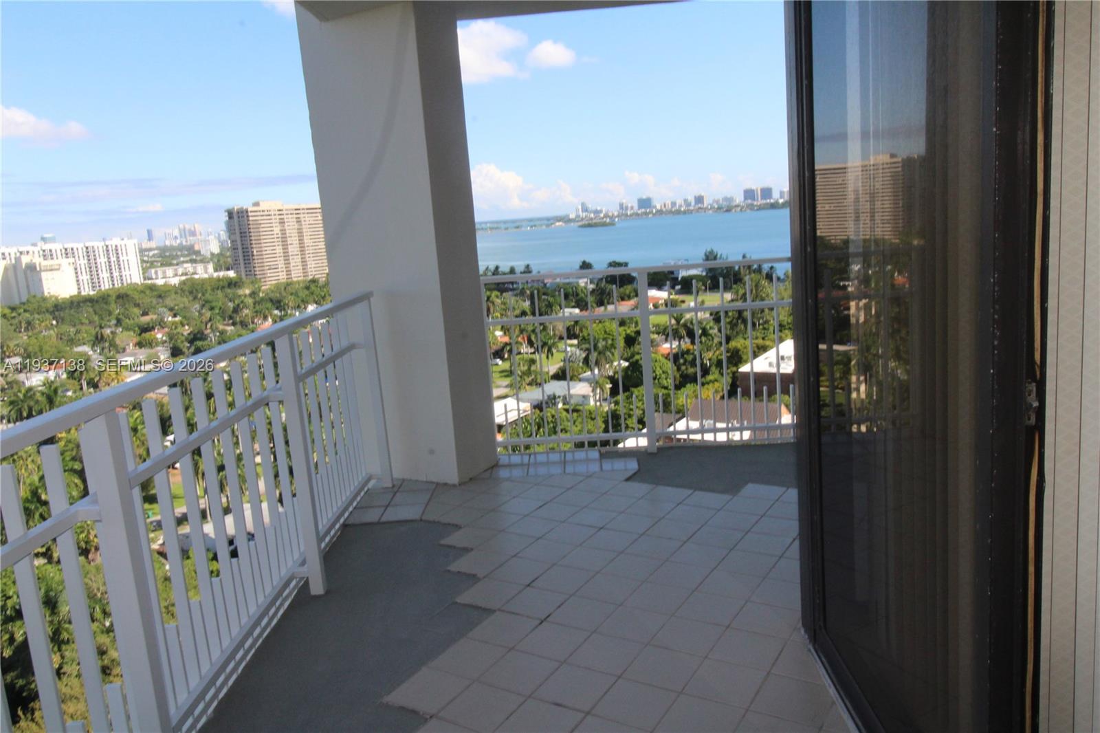 1000 Quayside Ter #1807 Miami, FL 33138