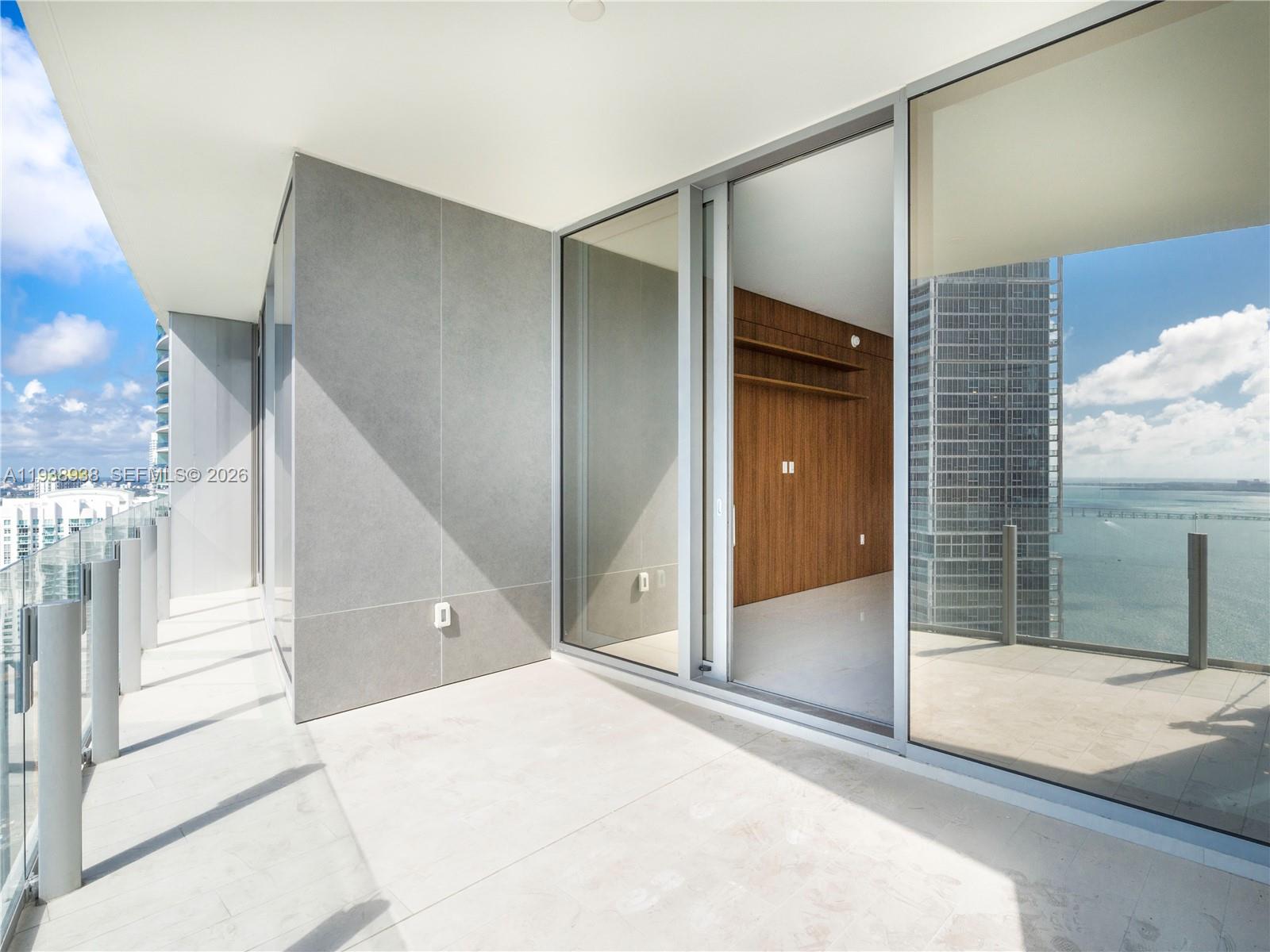 image Aston Martin Residences13