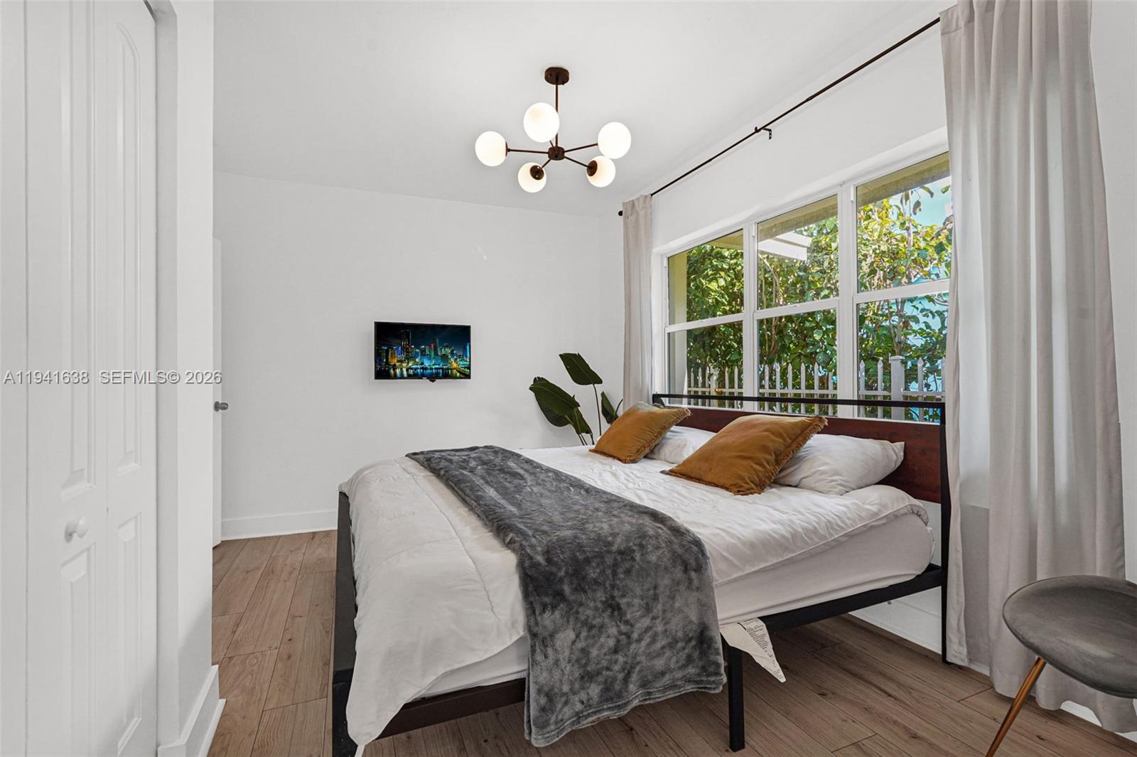 37 NW 47th St Miami, FL 33127