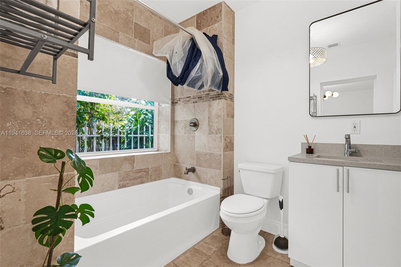 37 NW 47th St Miami, FL 33127