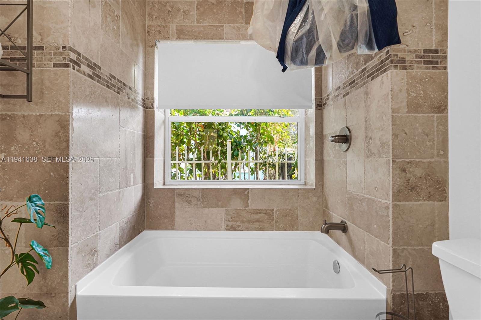 37 NW 47th St Miami, FL 33127