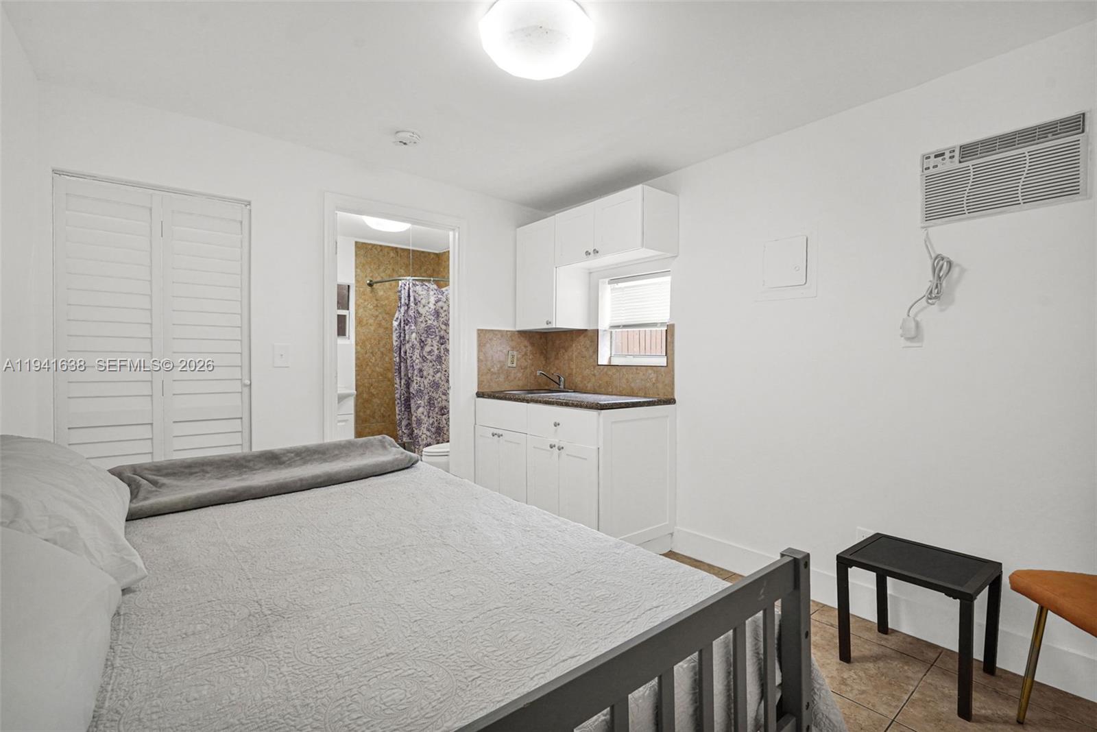 37 NW 47th St Miami, FL 33127