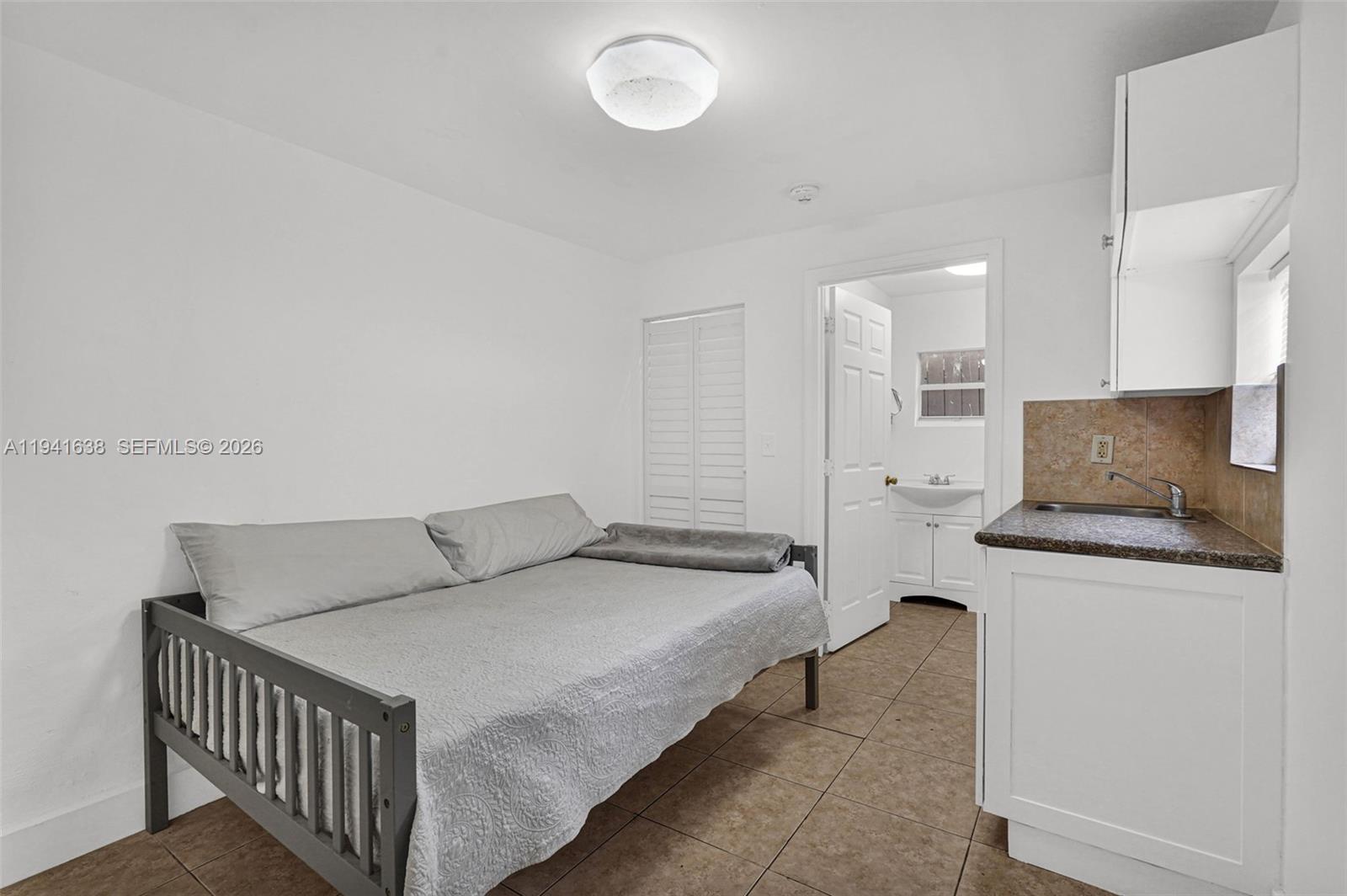 37 NW 47th St Miami, FL 33127