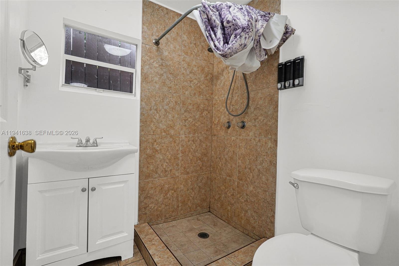 37 NW 47th St Miami, FL 33127