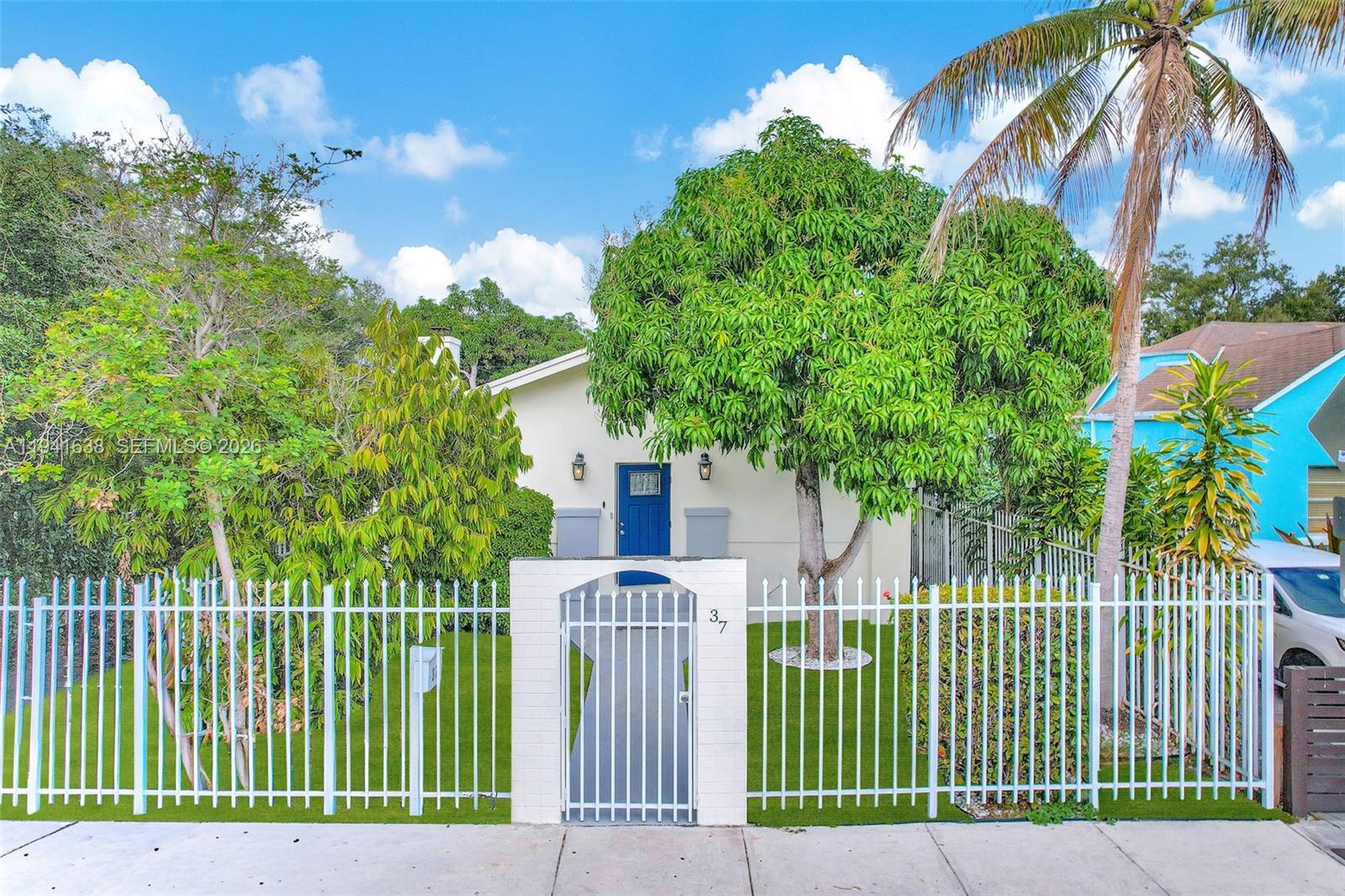 37 NW 47th St Miami, FL 33127