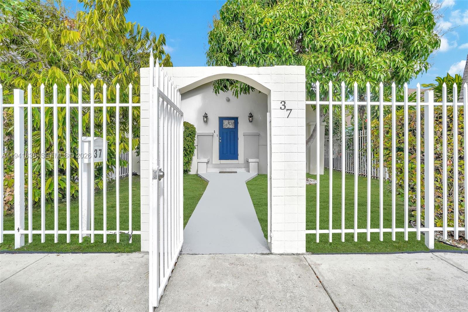 37 NW 47th St Miami, FL 33127