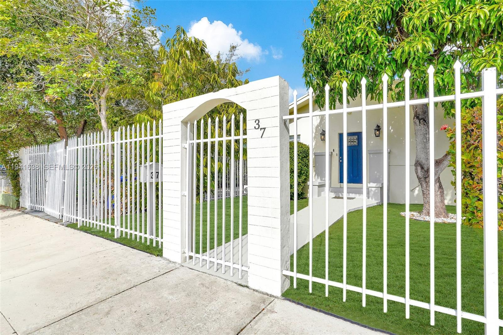 37 NW 47th St Miami, FL 33127
