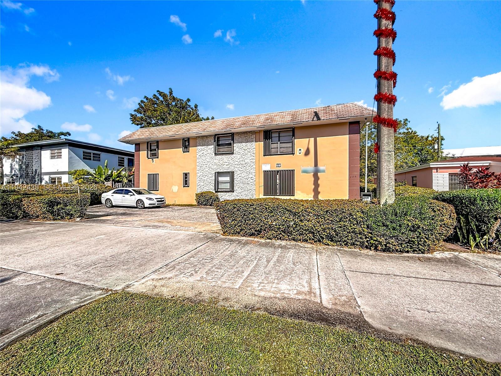 2335 NE 172nd St #3 North Miami Beach, FL 33160