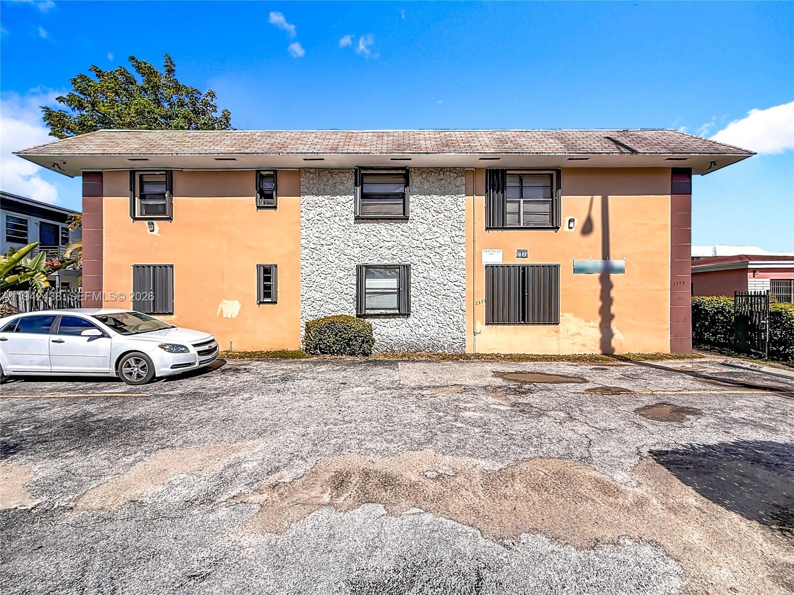 2335 NE 172nd St #3 North Miami Beach, FL 33160