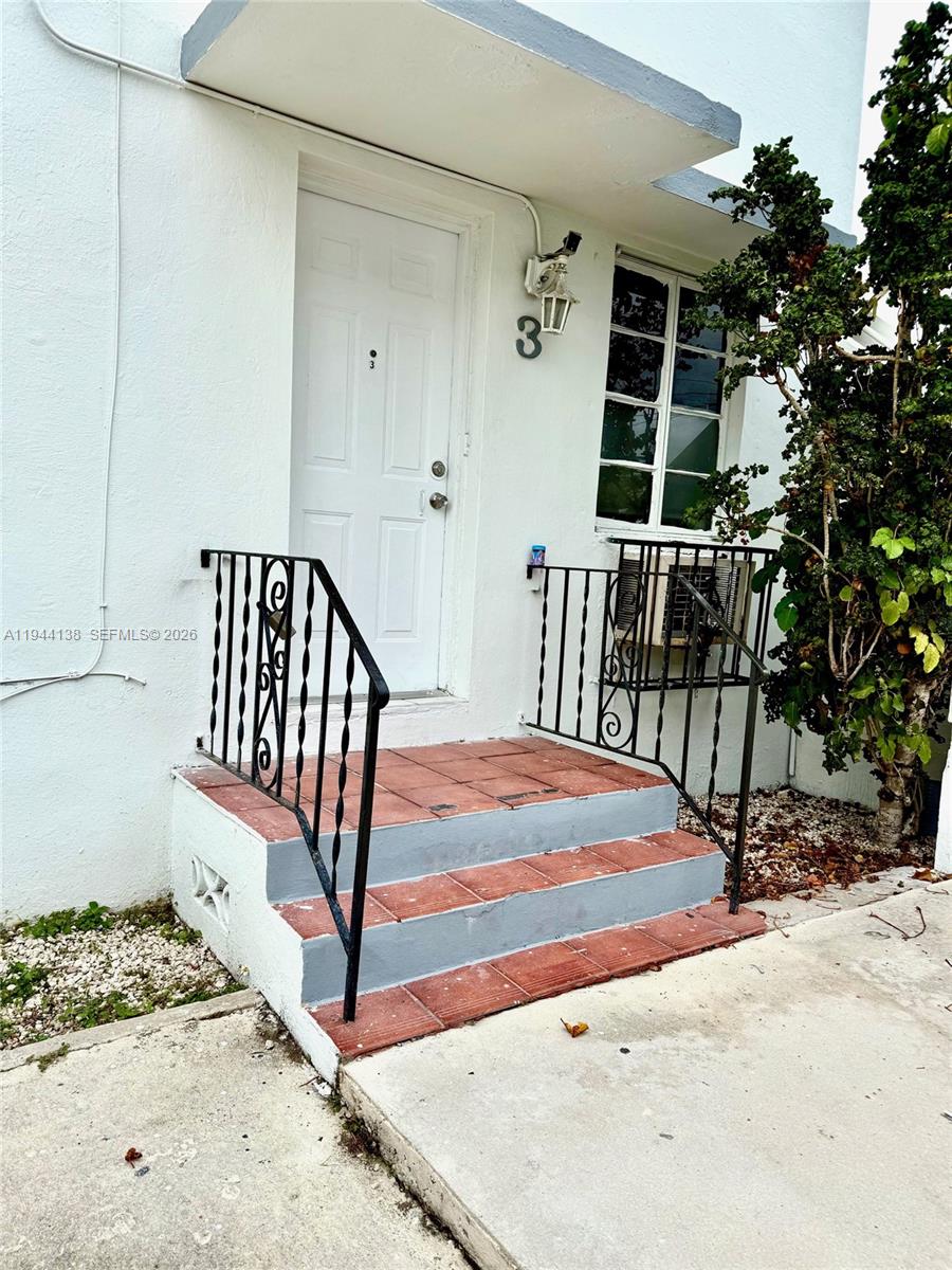 711 SW 11th St #3 Miami, FL 33129