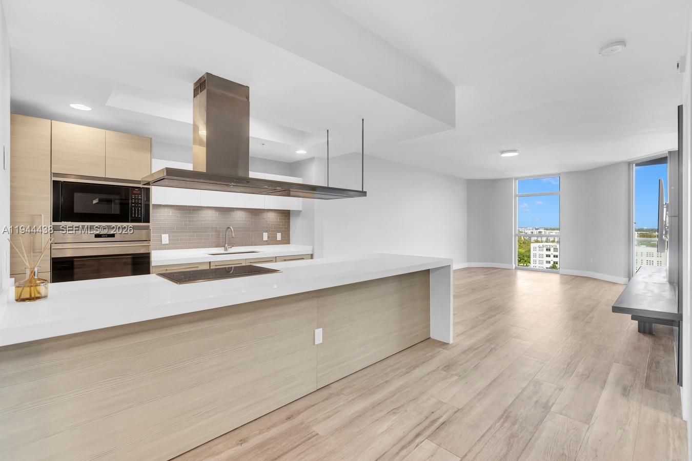 17301 Biscayne Blvd #1106 North Miami Beach, FL 33160