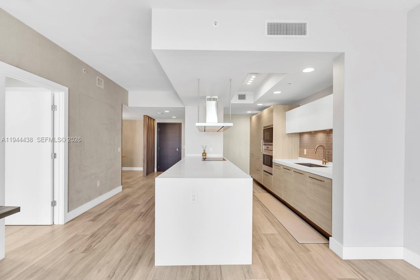 17301 Biscayne Blvd #1106 North Miami Beach, FL 33160