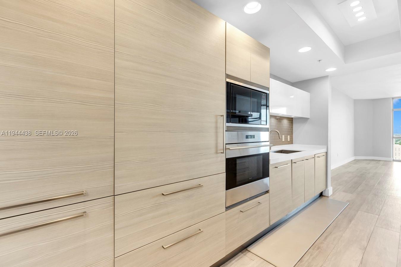 17301 Biscayne Blvd #1106 North Miami Beach, FL 33160