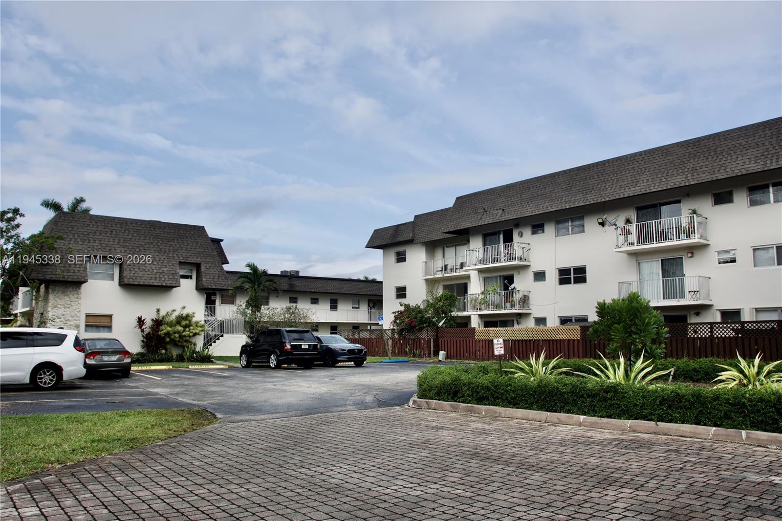 8475 SW 94th St #203E Miami, FL 33156