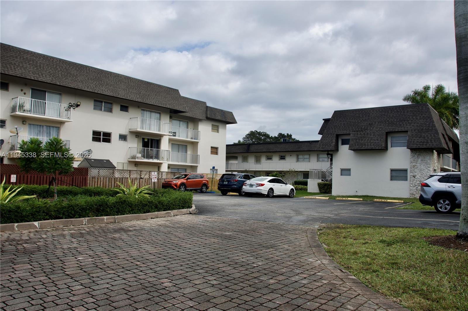 8475 SW 94th St #203E Miami, FL 33156