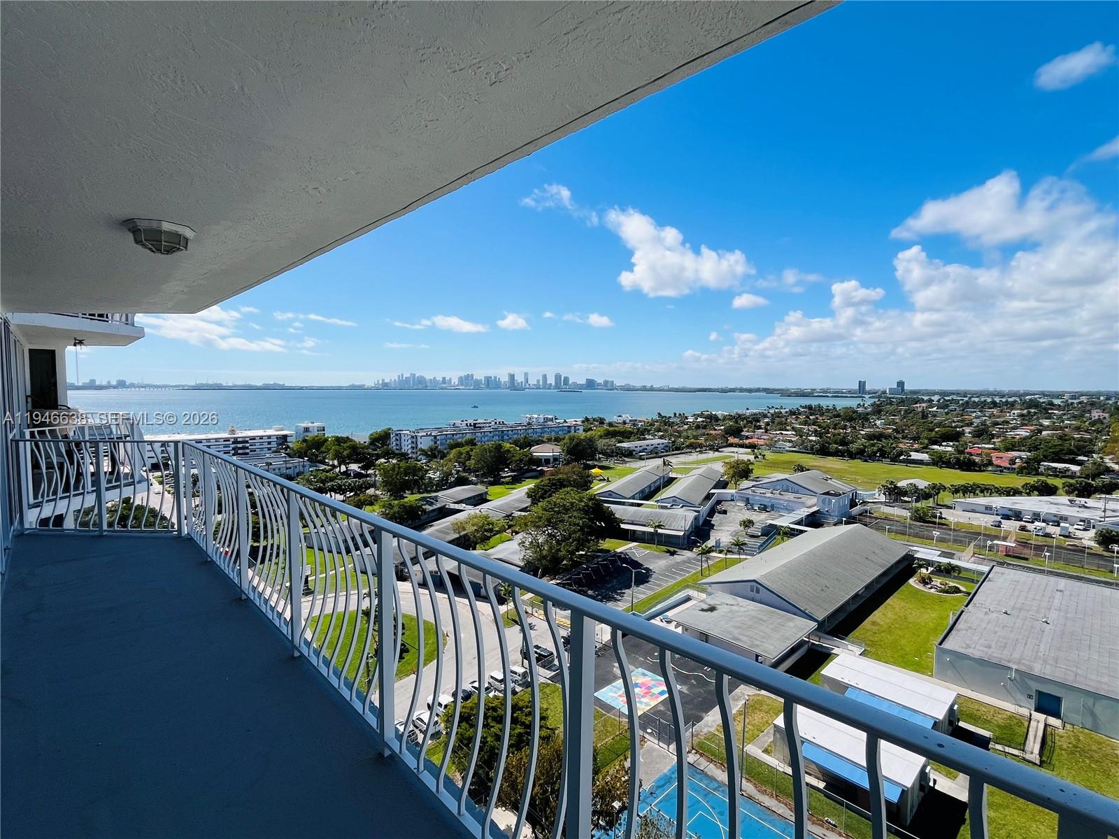 7601 E Treasure Dr #1604