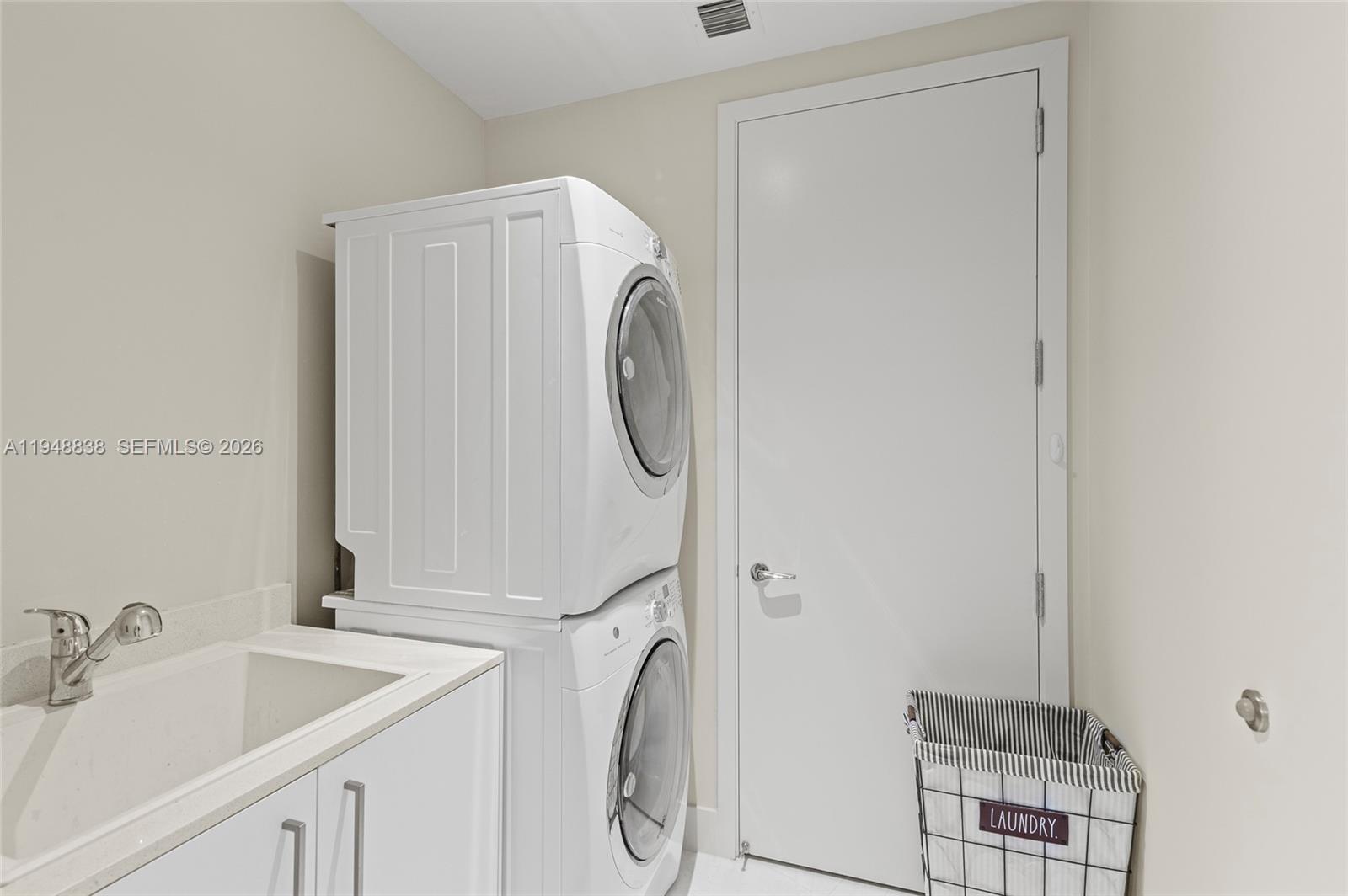 16901 Collins Ave #1203 Sunny Isles Beach, FL 33160